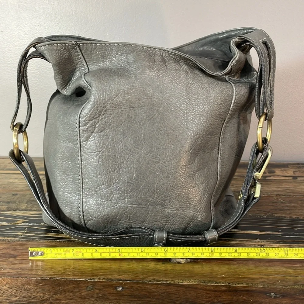 Italian made hobo purse in gorgeous grey leather - it’s so classic! - Picture 12 of 17